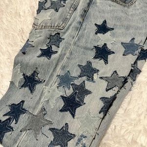 Men’s fashion jeans size 34 skinny fit me by rockstar. Brand new never worn.